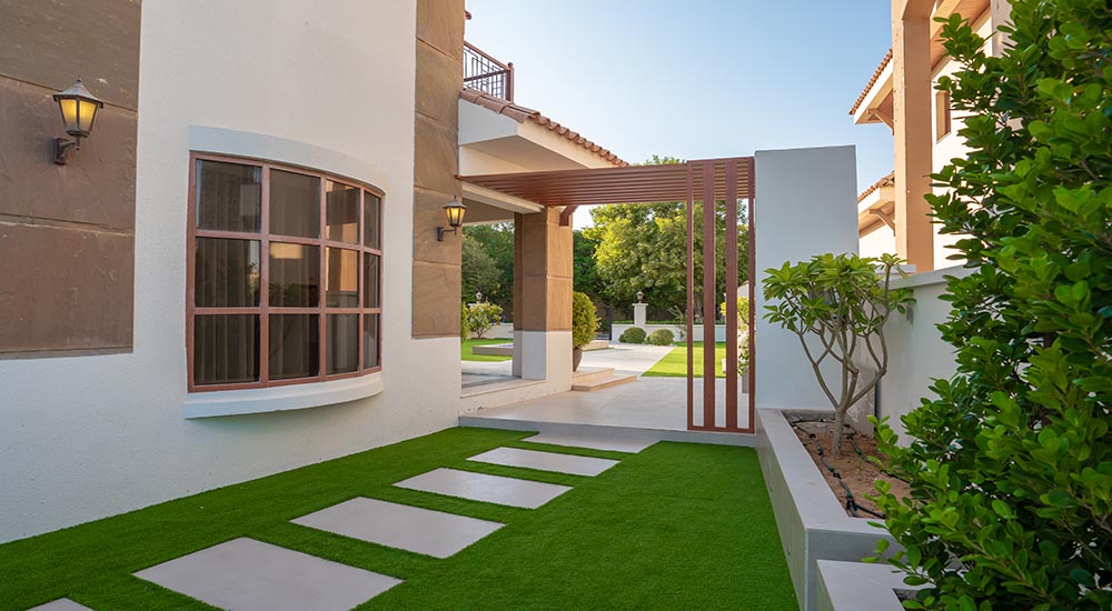 Creating an Oasis-like Landscape in Dubai with Renovation for Villas